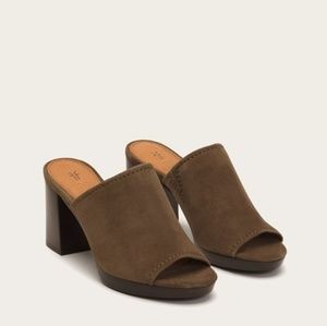 Taupe Frye Blake Mule Sandals Size 8 New with Box